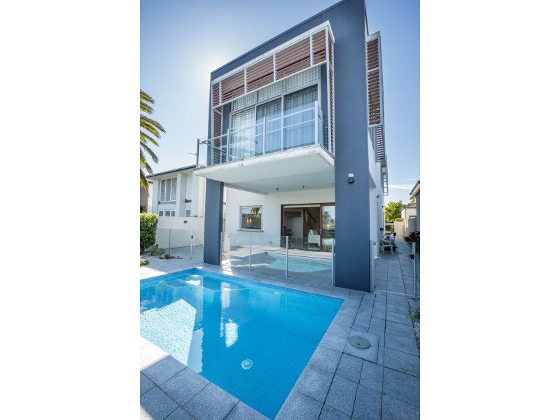 52 Harbour Rise, Hope Island QLD 4212