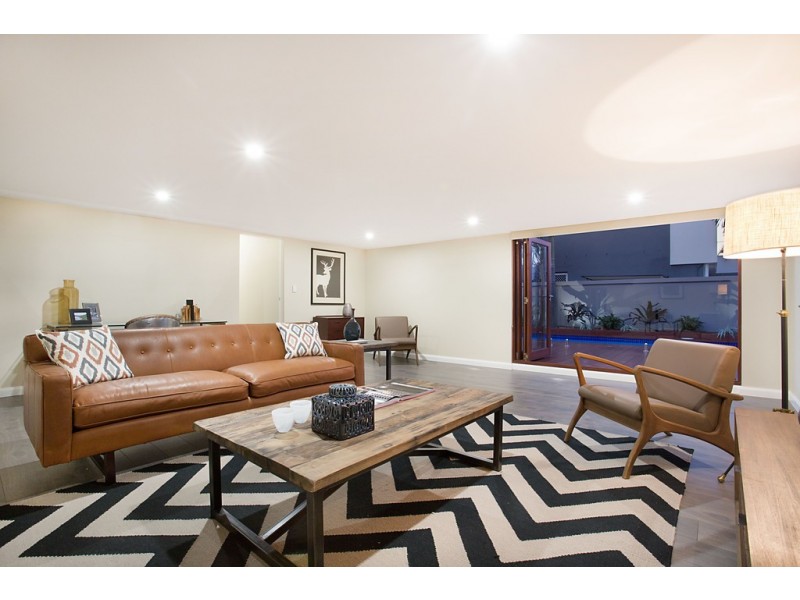 46 The Promenade, Isle Of Capri QLD 4217