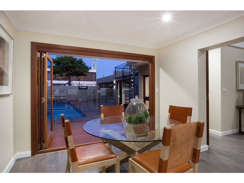 46 The Promenade, Isle Of Capri QLD 4217