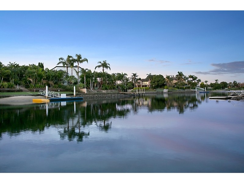 94 Edinburgh Road, Benowa Waters QLD 4217