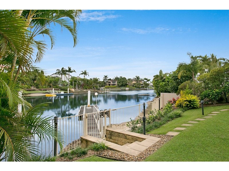 94 Edinburgh Road, Benowa Waters QLD 4217