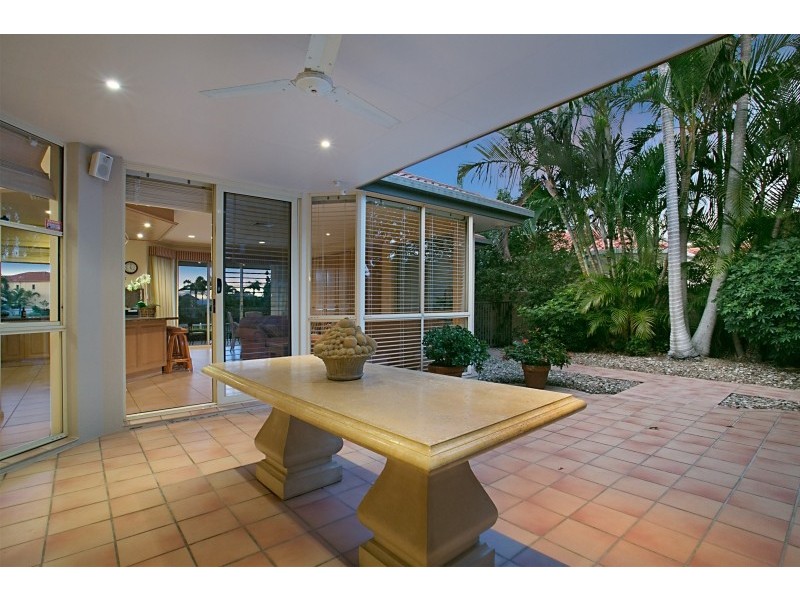 94 Edinburgh Road, Benowa Waters QLD 4217