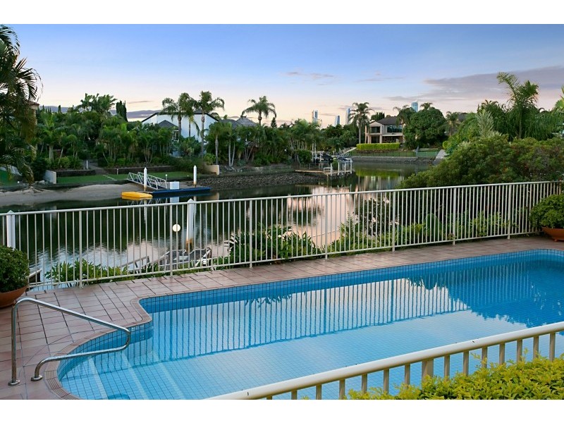 94 Edinburgh Road, Benowa Waters QLD 4217