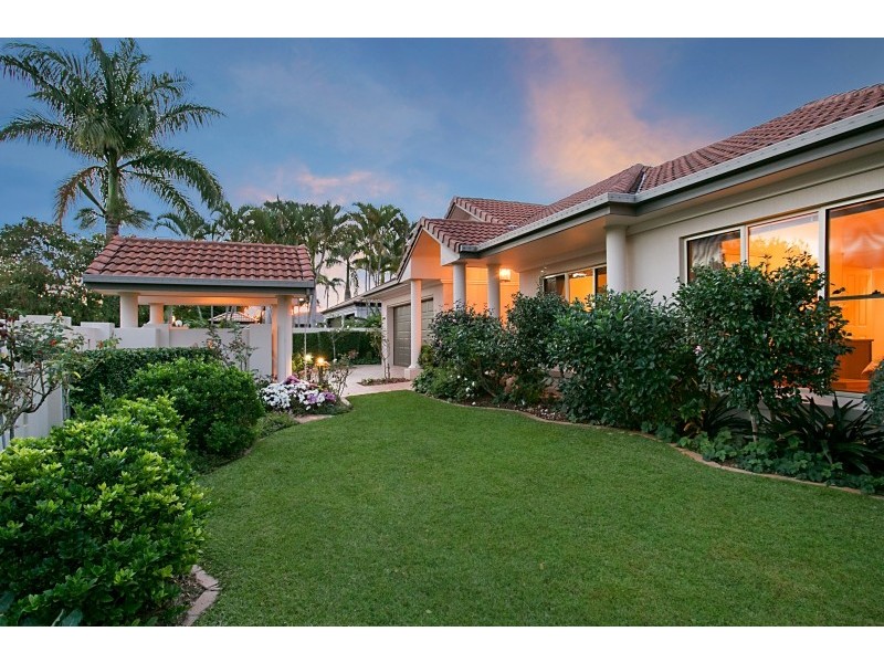 94 Edinburgh Road, Benowa Waters QLD 4217