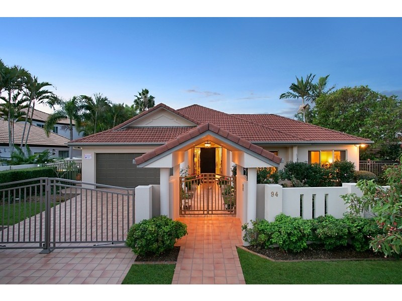 94 Edinburgh Road, Benowa Waters QLD 4217