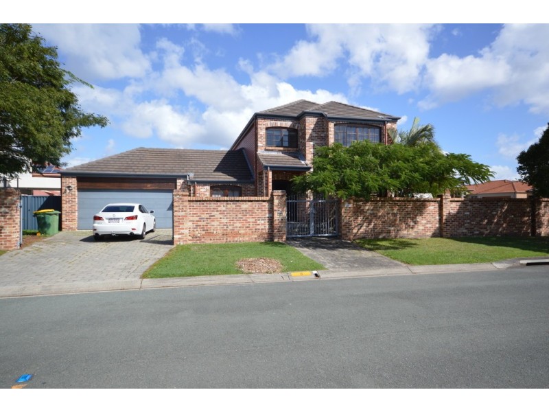 8 Renate Way, Benowa Waters QLD 4217
