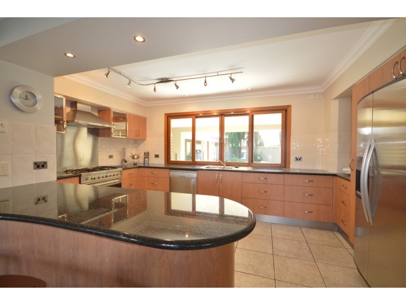 30 Emu Court, Bundall QLD 4217