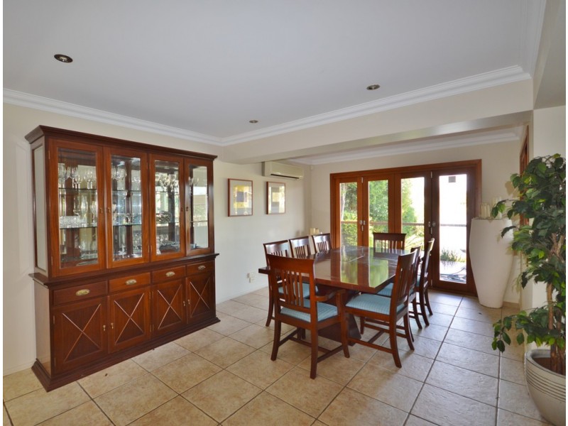 30 Emu Court, Bundall QLD 4217