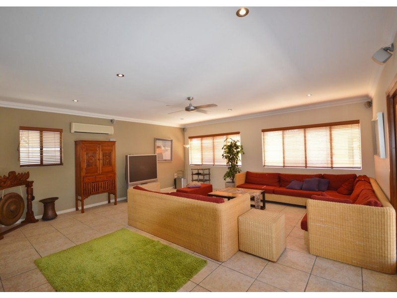 30 Emu Court, Bundall QLD 4217