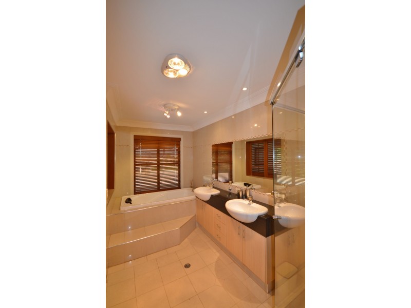 30 Emu Court, Bundall QLD 4217