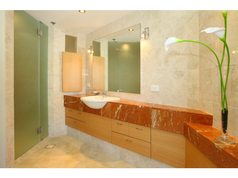 37/2 ‘Atlantis West’ Admiralty Drive, Paradise Waters QLD 4217