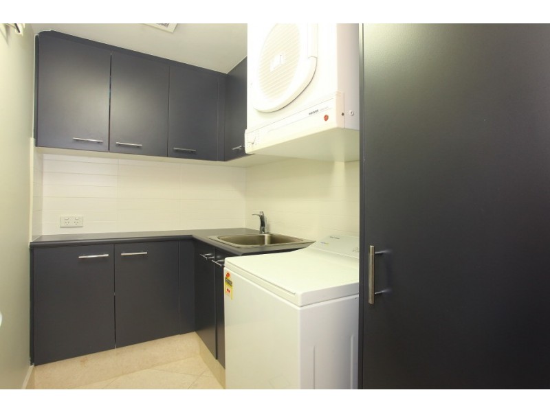 37/2 ‘Atlantis West’ Admiralty Drive, Paradise Waters QLD 4217