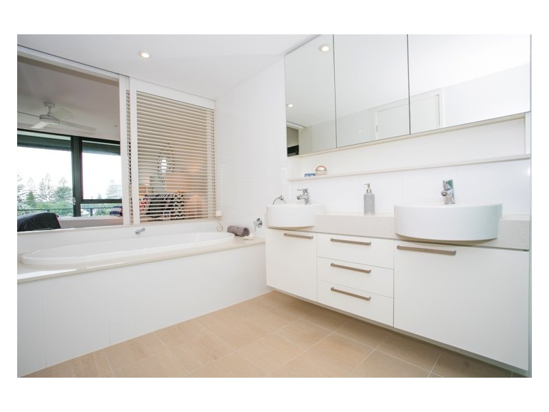 5201/323 ‘Allisee’ Bayview Street, Hollywell QLD 4216