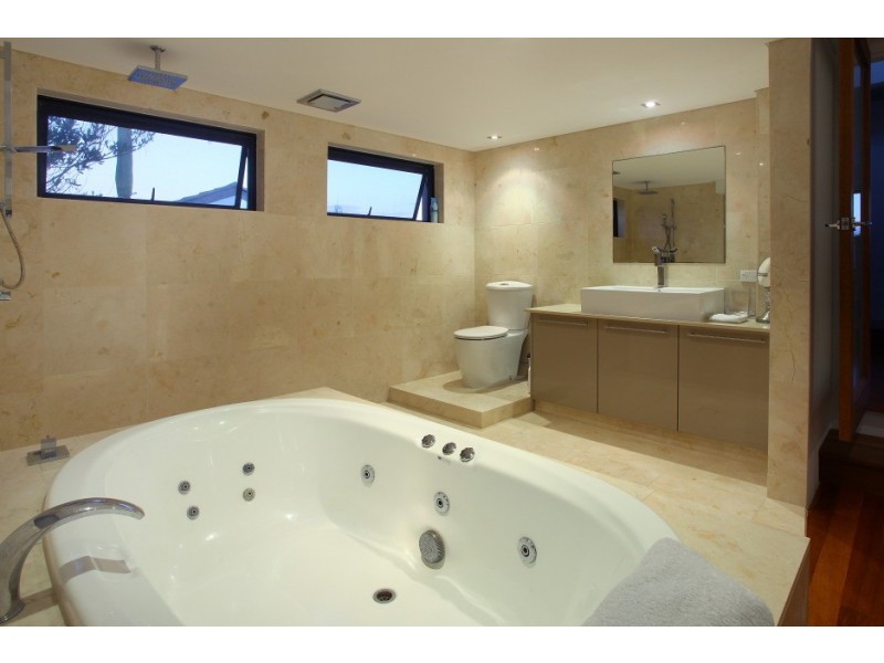 19 Wells Street, Southport QLD 4215