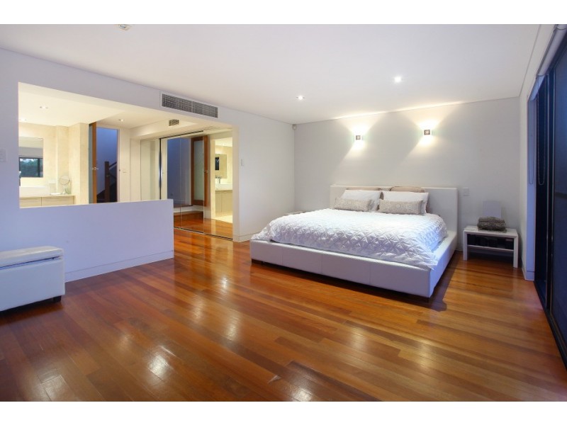 19 Wells Street, Southport QLD 4215