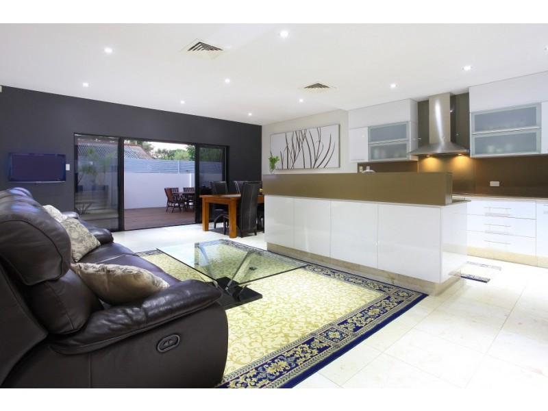 19 Wells Street, Southport QLD 4215