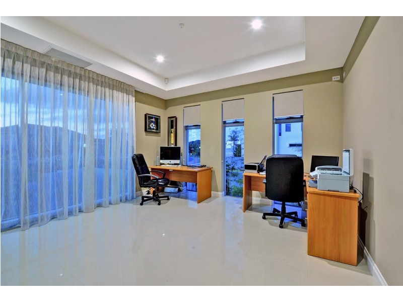 63 The Sovereign Mile, Paradise Point QLD 4216