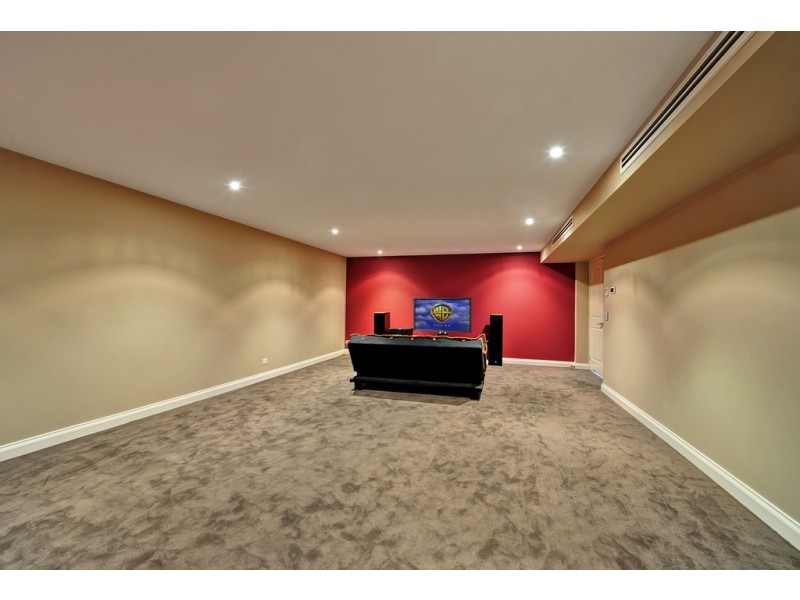 63 The Sovereign Mile, Paradise Point QLD 4216