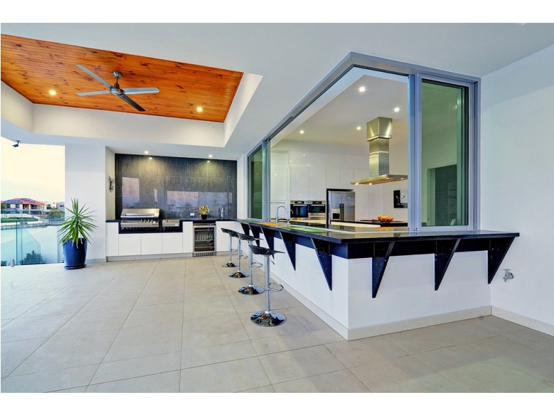 63 The Sovereign Mile, Paradise Point QLD 4216