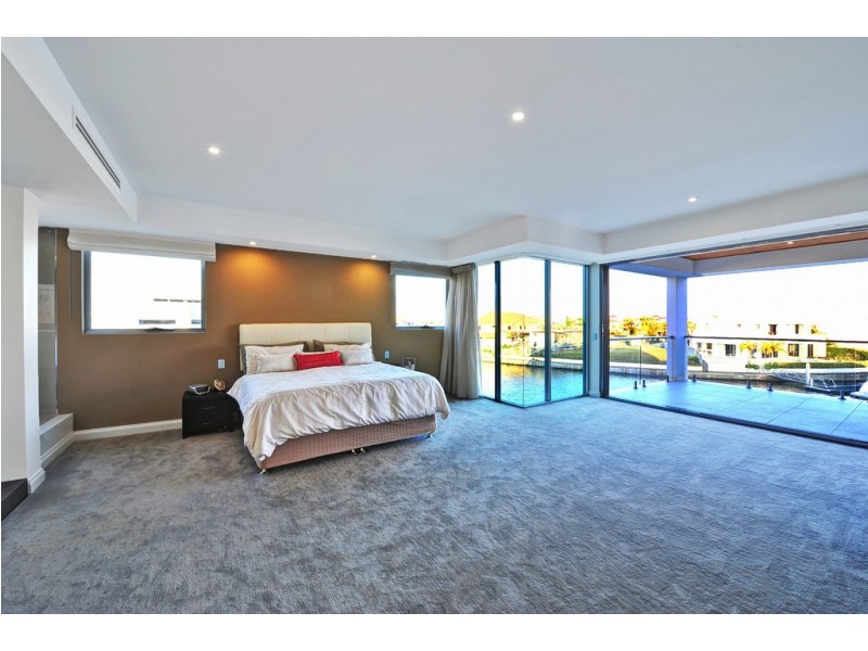 63 The Sovereign Mile, Paradise Point QLD 4216