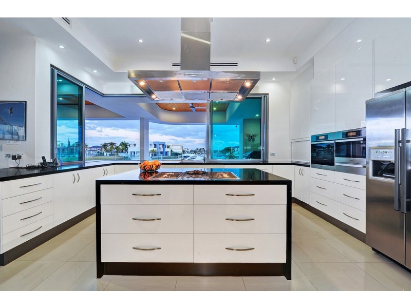 63 The Sovereign Mile, Paradise Point QLD 4216