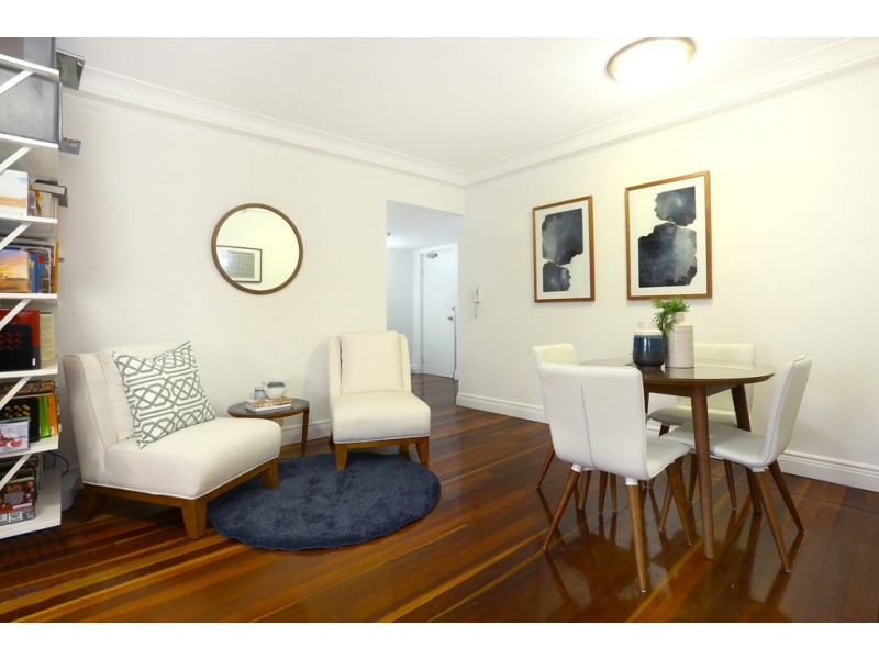 106/8 ‘Atlantis West’ Admiralty Drive, Paradise Waters QLD 4217