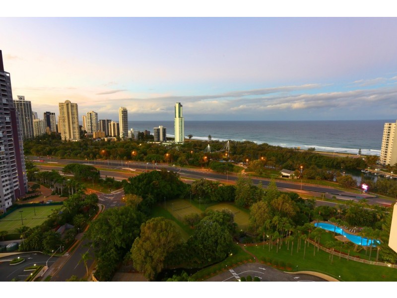 106/8 ‘Atlantis West’ Admiralty Drive, Paradise Waters QLD 4217