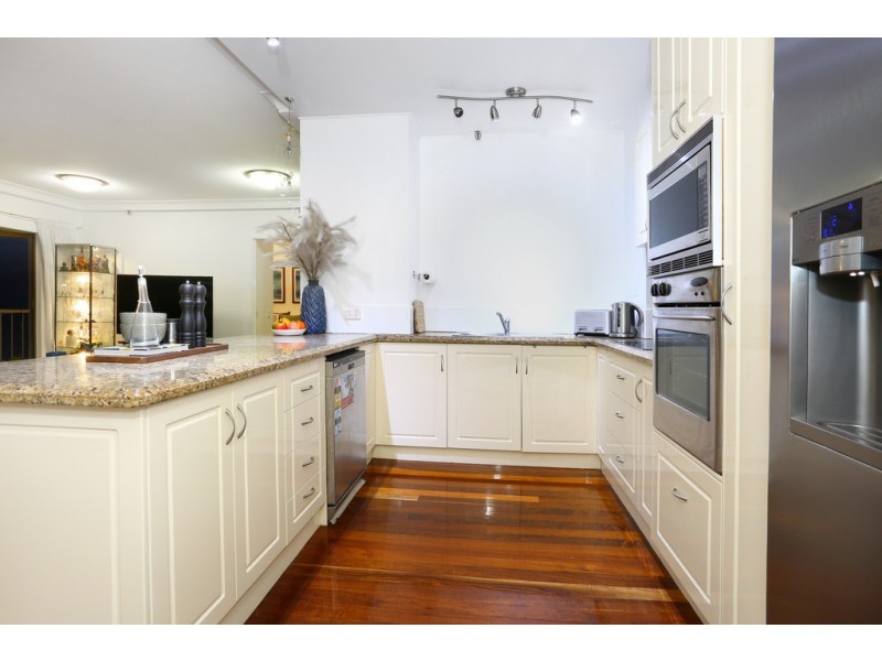 106/8 ‘Atlantis West’ Admiralty Drive, Paradise Waters QLD 4217