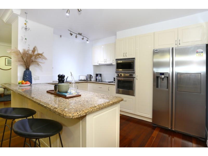 106/8 ‘Atlantis West’ Admiralty Drive, Paradise Waters QLD 4217