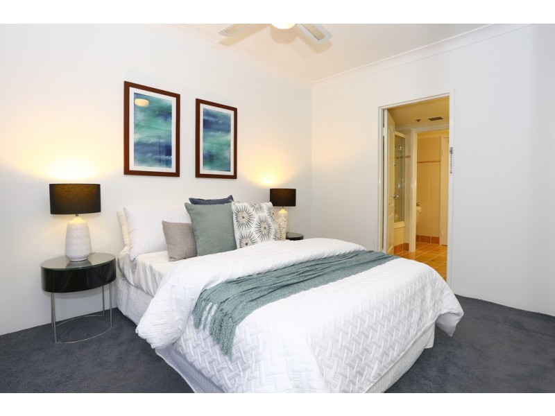 106/8 ‘Atlantis West’ Admiralty Drive, Paradise Waters QLD 4217