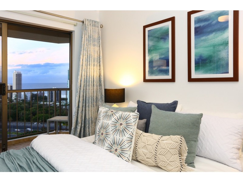 106/8 ‘Atlantis West’ Admiralty Drive, Paradise Waters QLD 4217