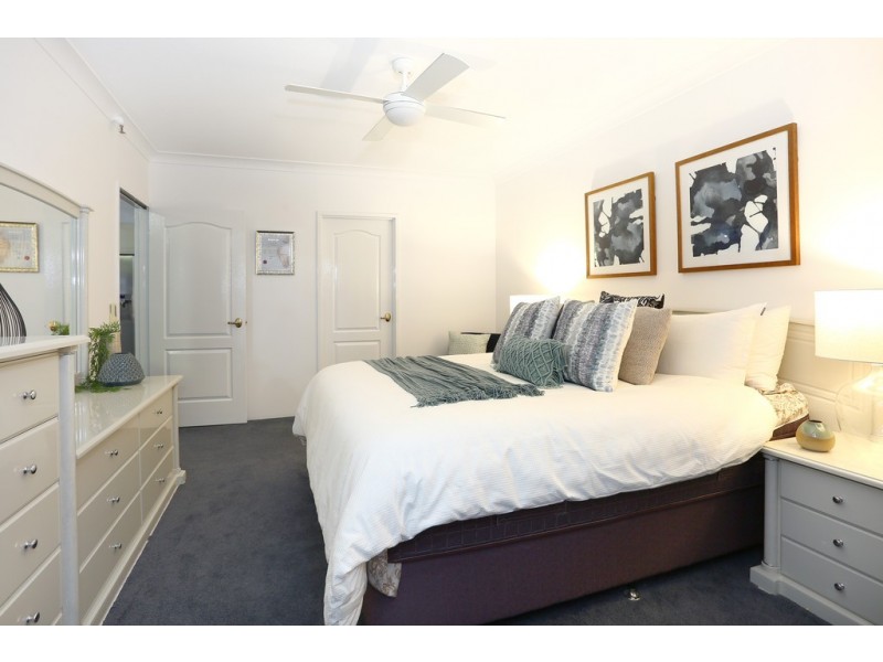 106/8 ‘Atlantis West’ Admiralty Drive, Paradise Waters QLD 4217