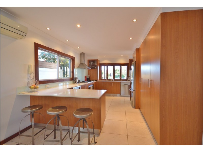 165 Campbell Street, Sorrento QLD 4217