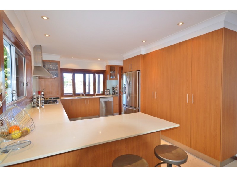 165 Campbell Street, Sorrento QLD 4217