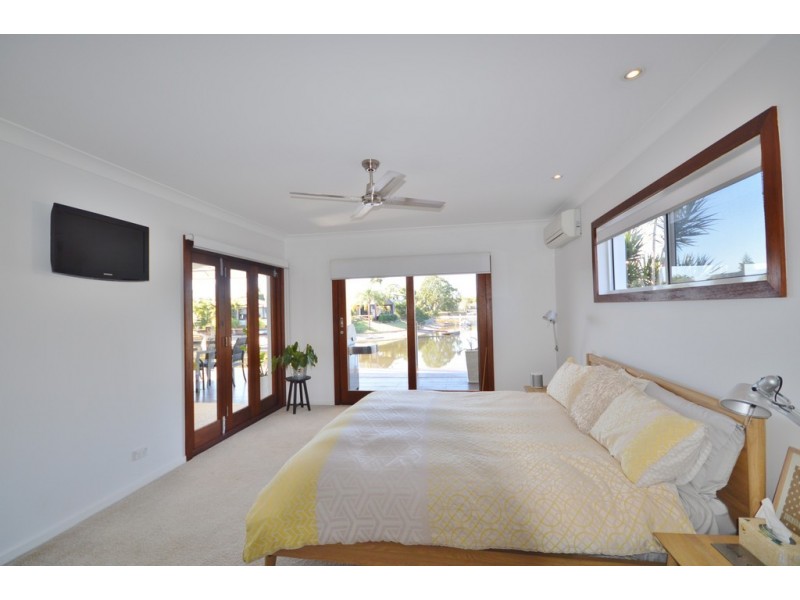 165 Campbell Street, Sorrento QLD 4217