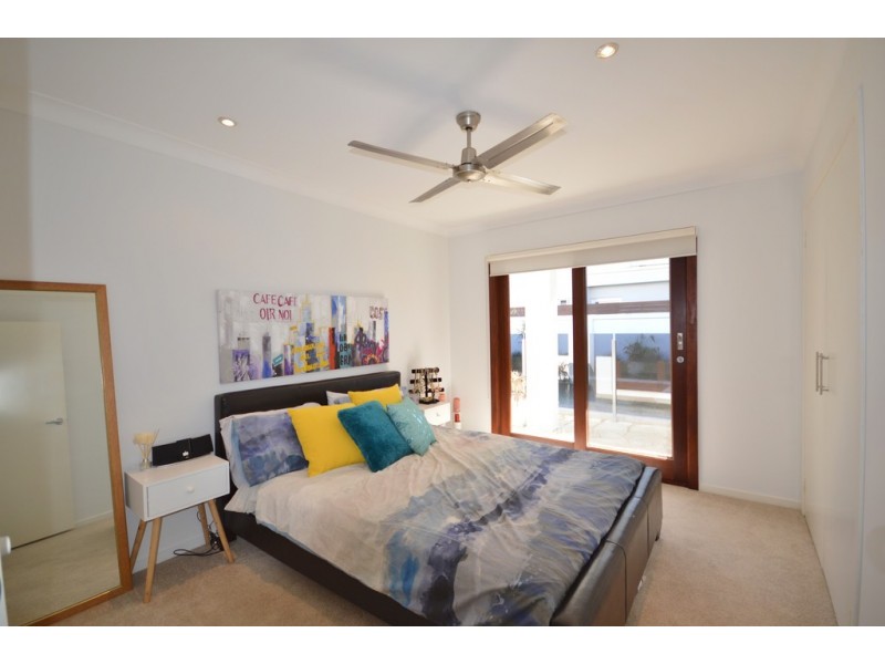 165 Campbell Street, Sorrento QLD 4217