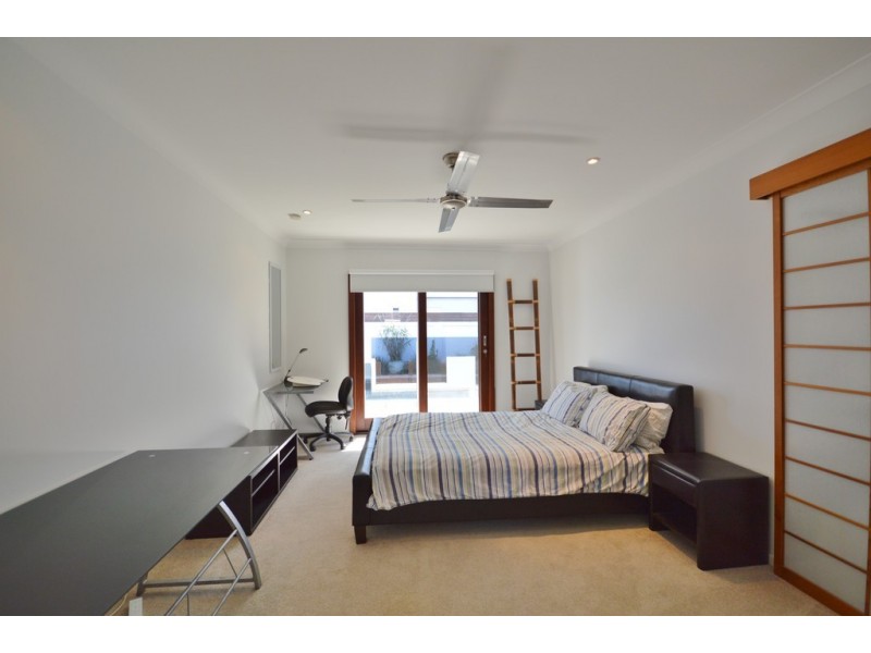 165 Campbell Street, Sorrento QLD 4217