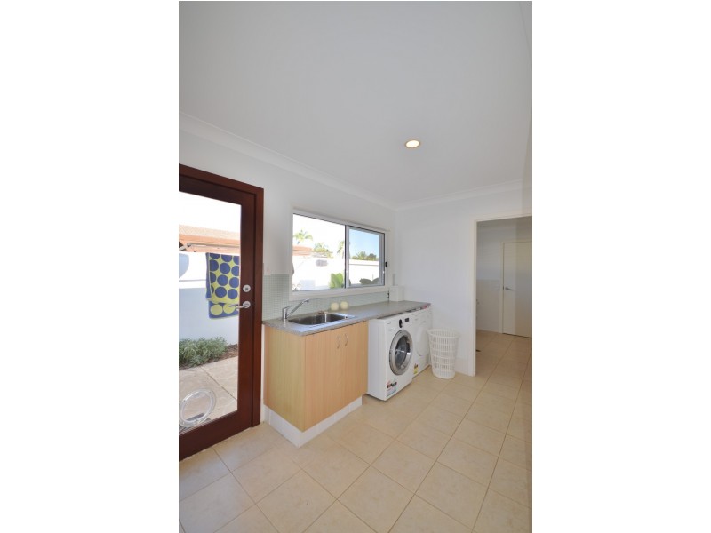 165 Campbell Street, Sorrento QLD 4217