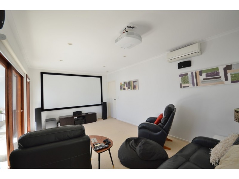 165 Campbell Street, Sorrento QLD 4217