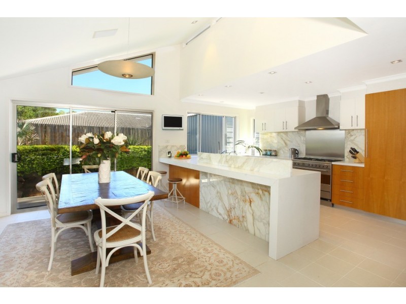 8 Merinda Court, Southport QLD 4215