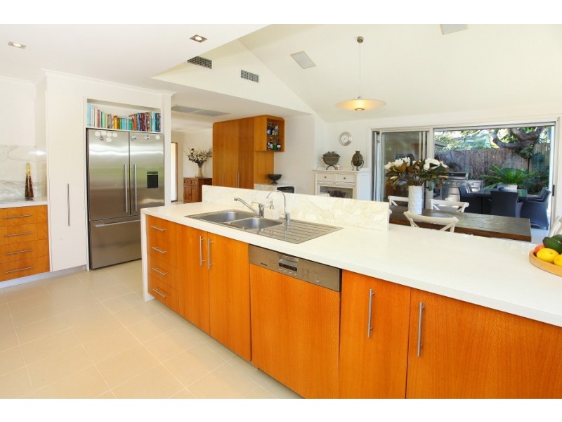 8 Merinda Court, Southport QLD 4215