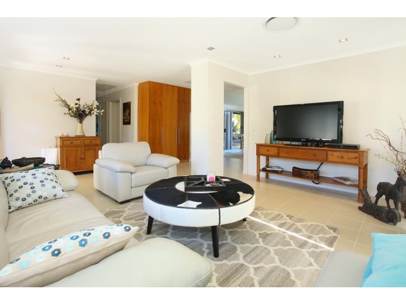 8 Merinda Court, Southport QLD 4215