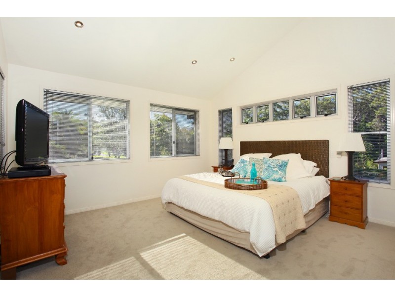 8 Merinda Court, Southport QLD 4215