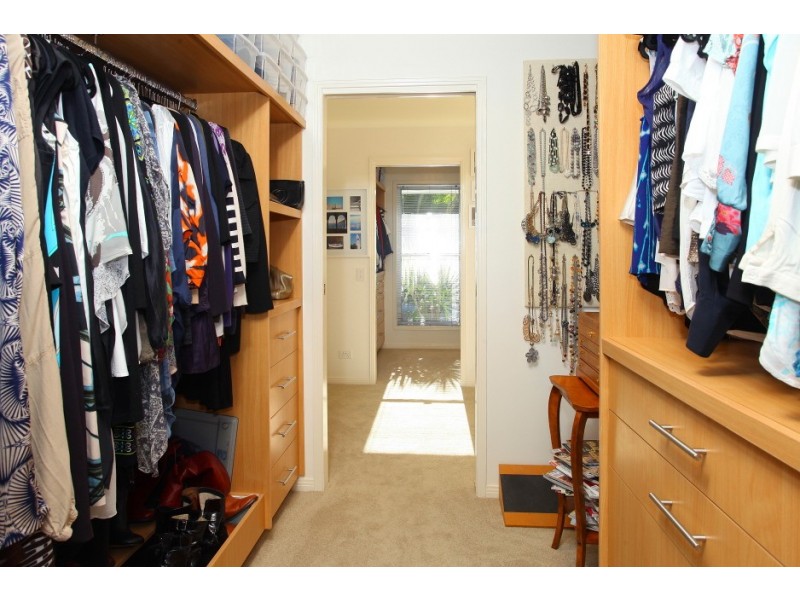 8 Merinda Court, Southport QLD 4215