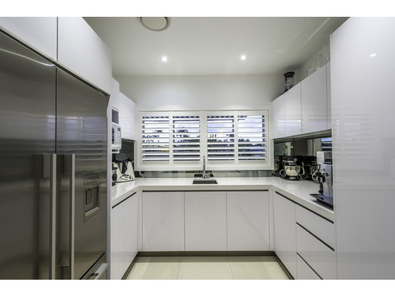 7 La Scala Court, Isle Of Capri QLD 4217