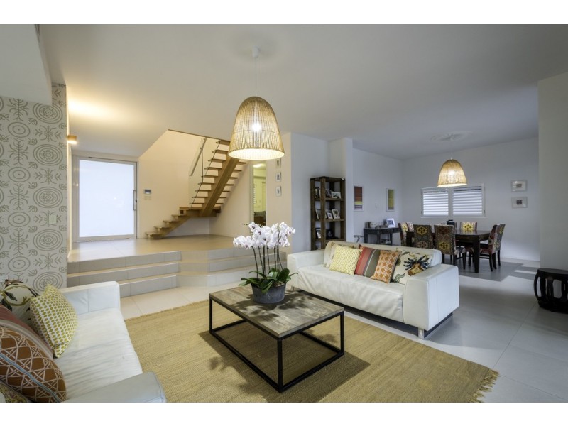 7 La Scala Court, Isle Of Capri QLD 4217