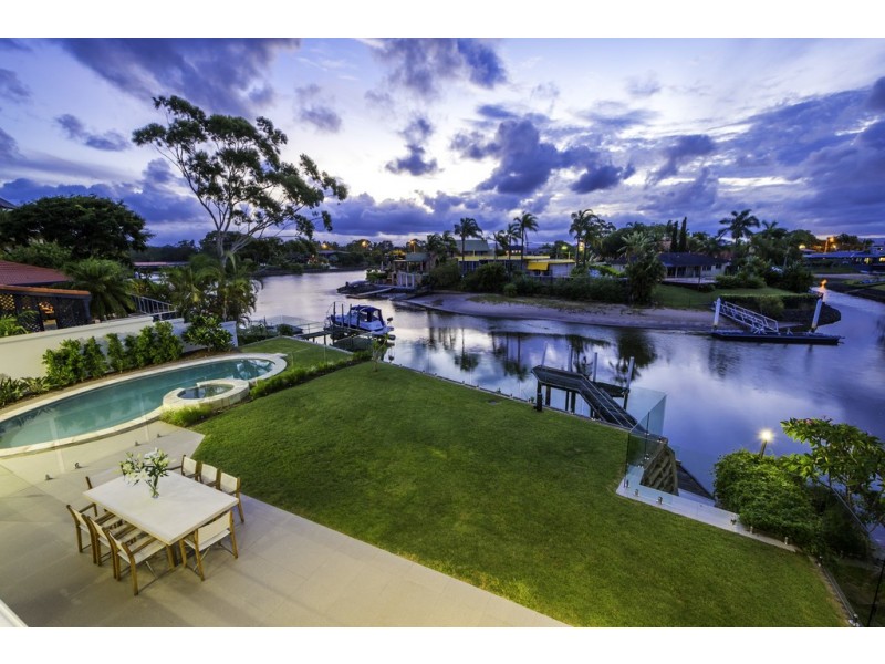 7 La Scala Court, Isle Of Capri QLD 4217