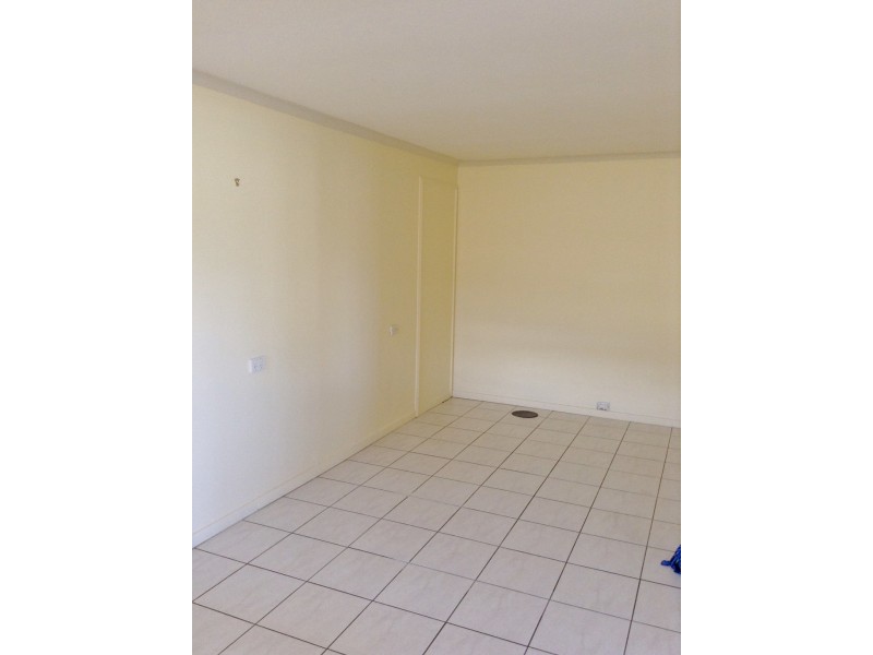 3 Witt Avenue, Carrara QLD 4211