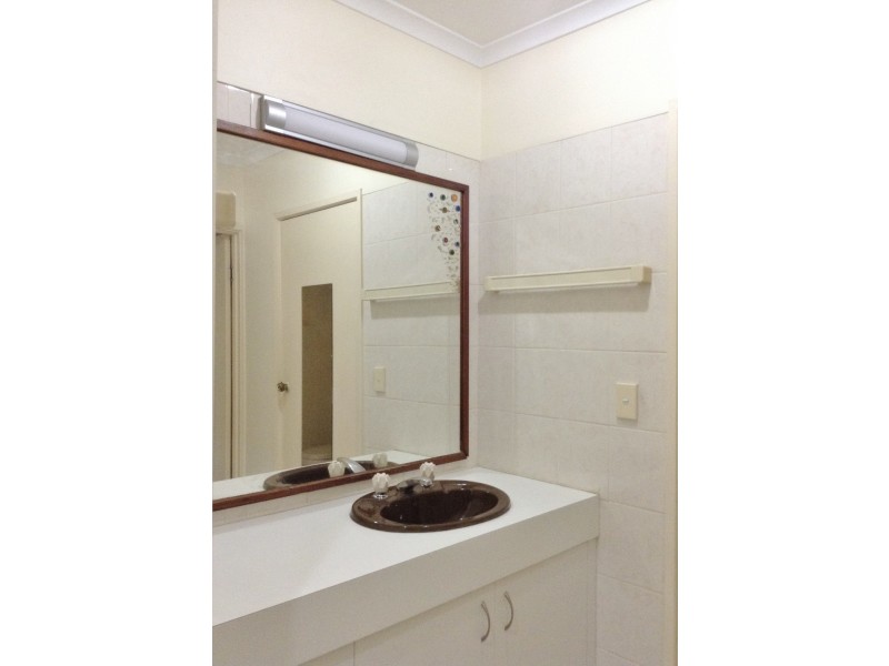 3 Witt Avenue, Carrara QLD 4211