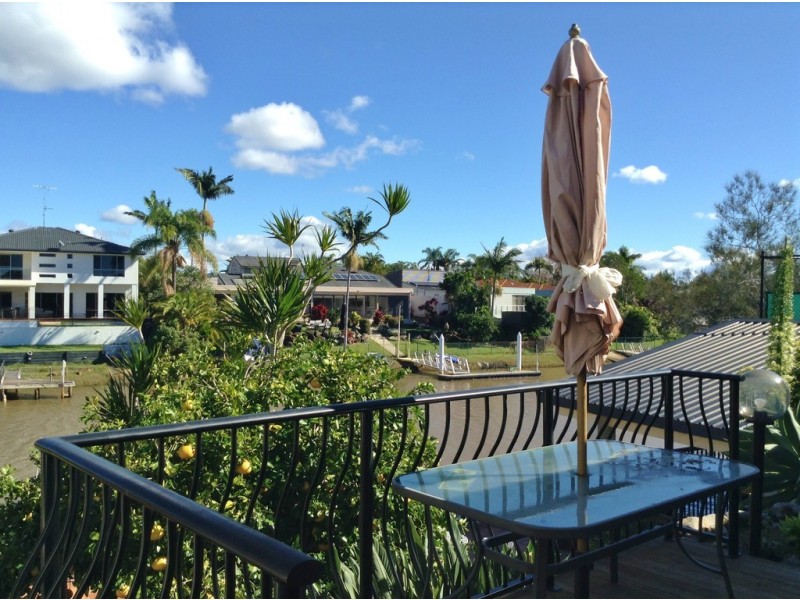 3 Witt Avenue, Carrara QLD 4211